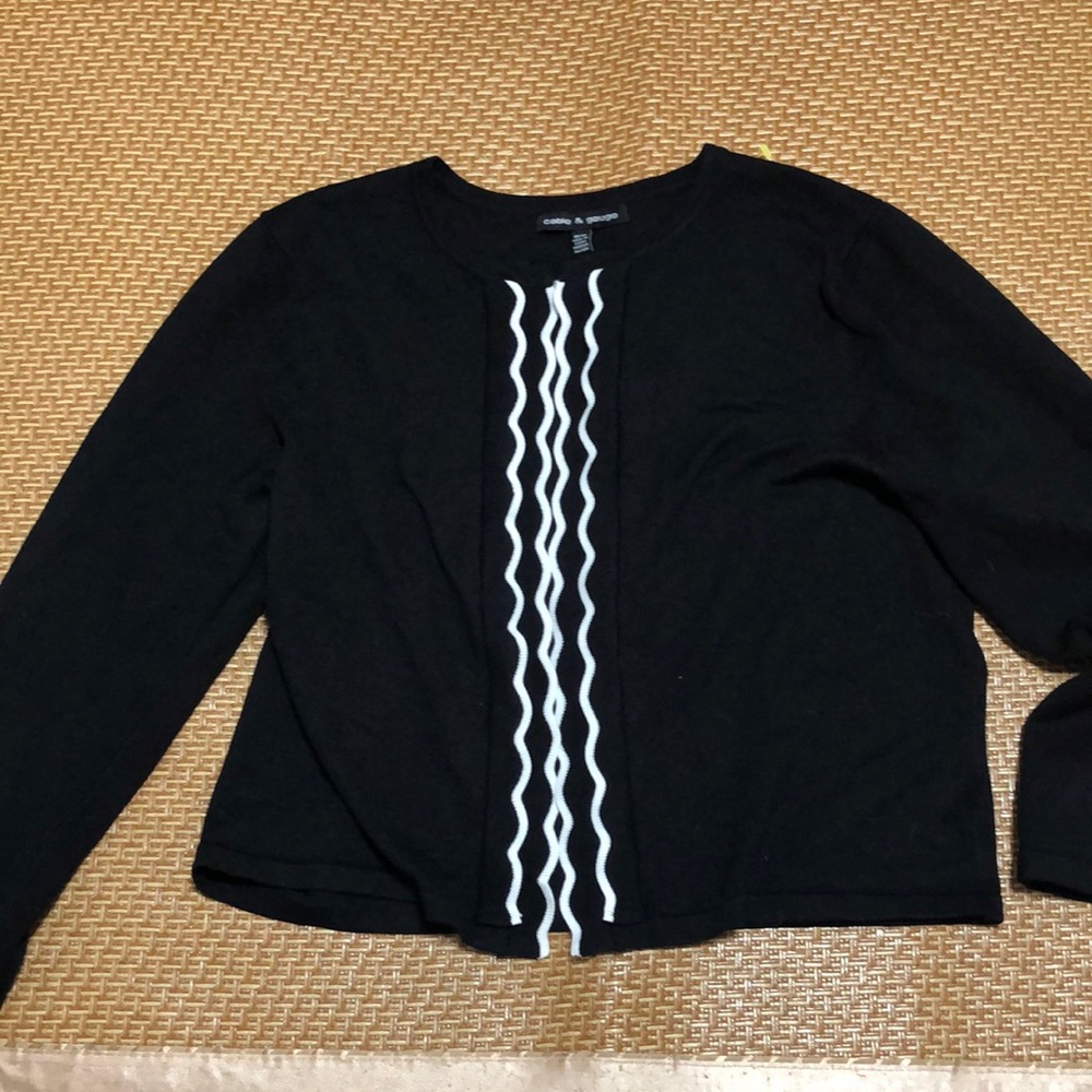 cable & gauge women's crew neck knit cardigan